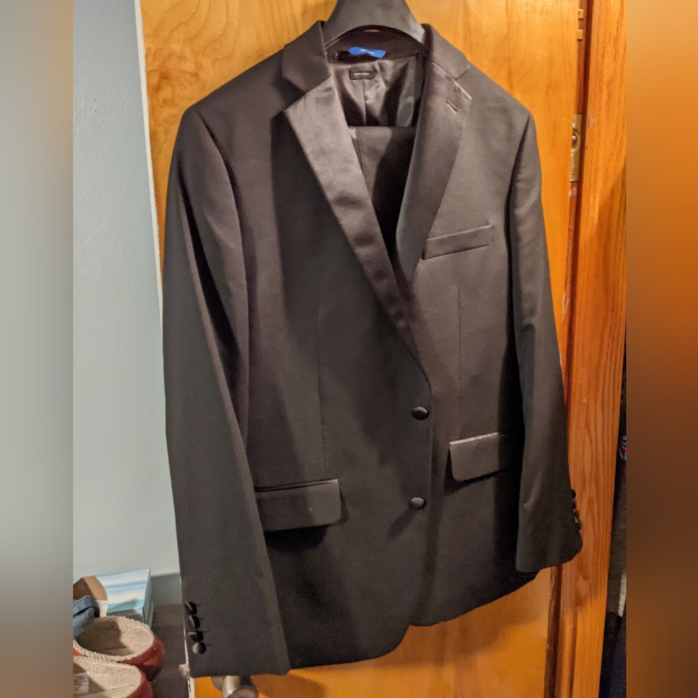 Apt. 9 Premier Flex Tux